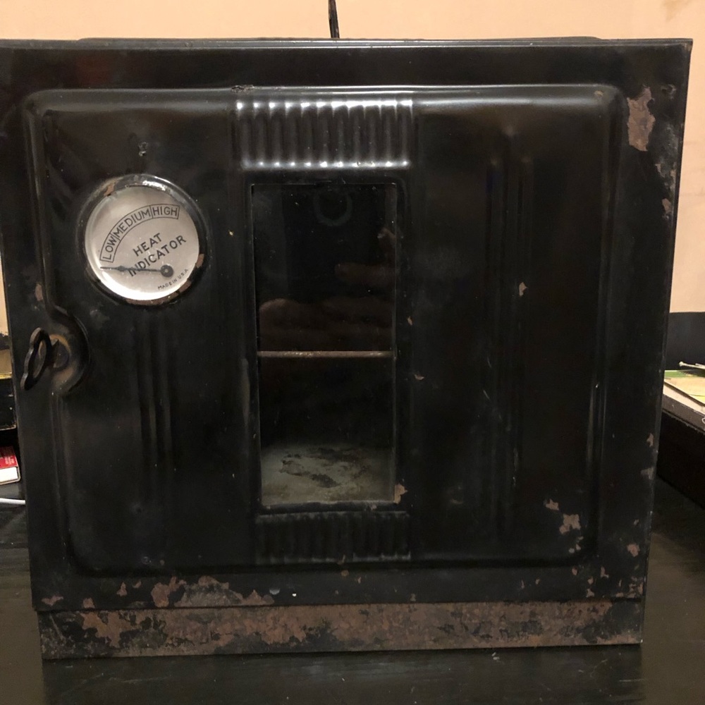 8942 Vintage Metal Grill Stovetop Campfire Smoker Cooker Oven Temp Guage Window